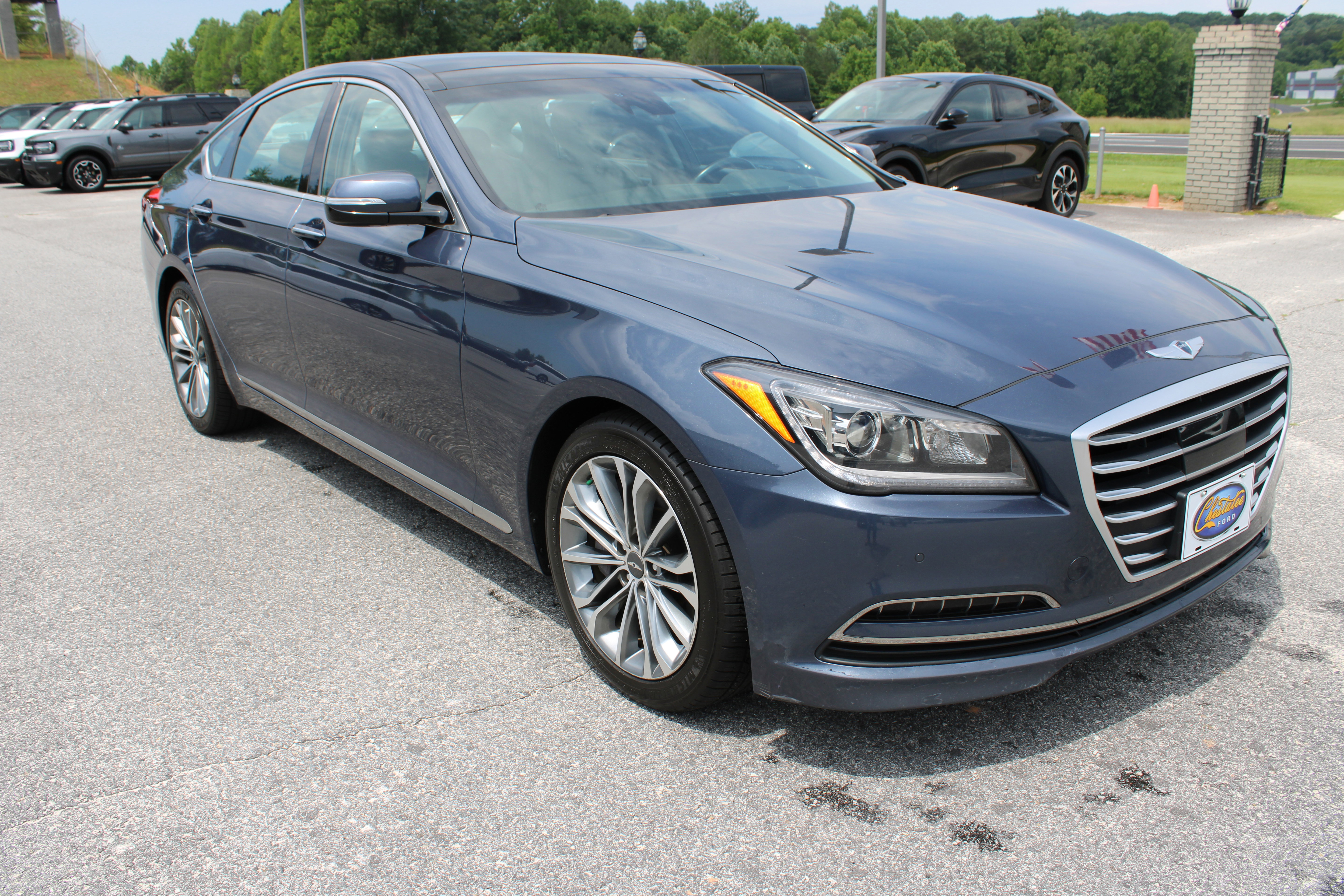 Used 2015 Hyundai Genesis 3.8 w/ Option Group 04 RWD image 4