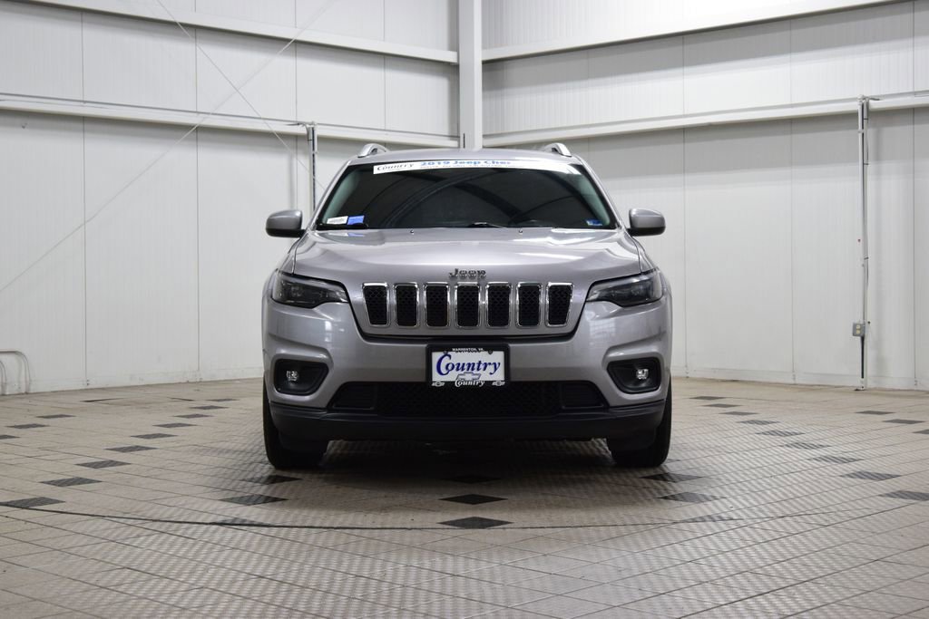 Used 2019 Jeep Cherokee Latitude w/ Cold Weather Group image 2