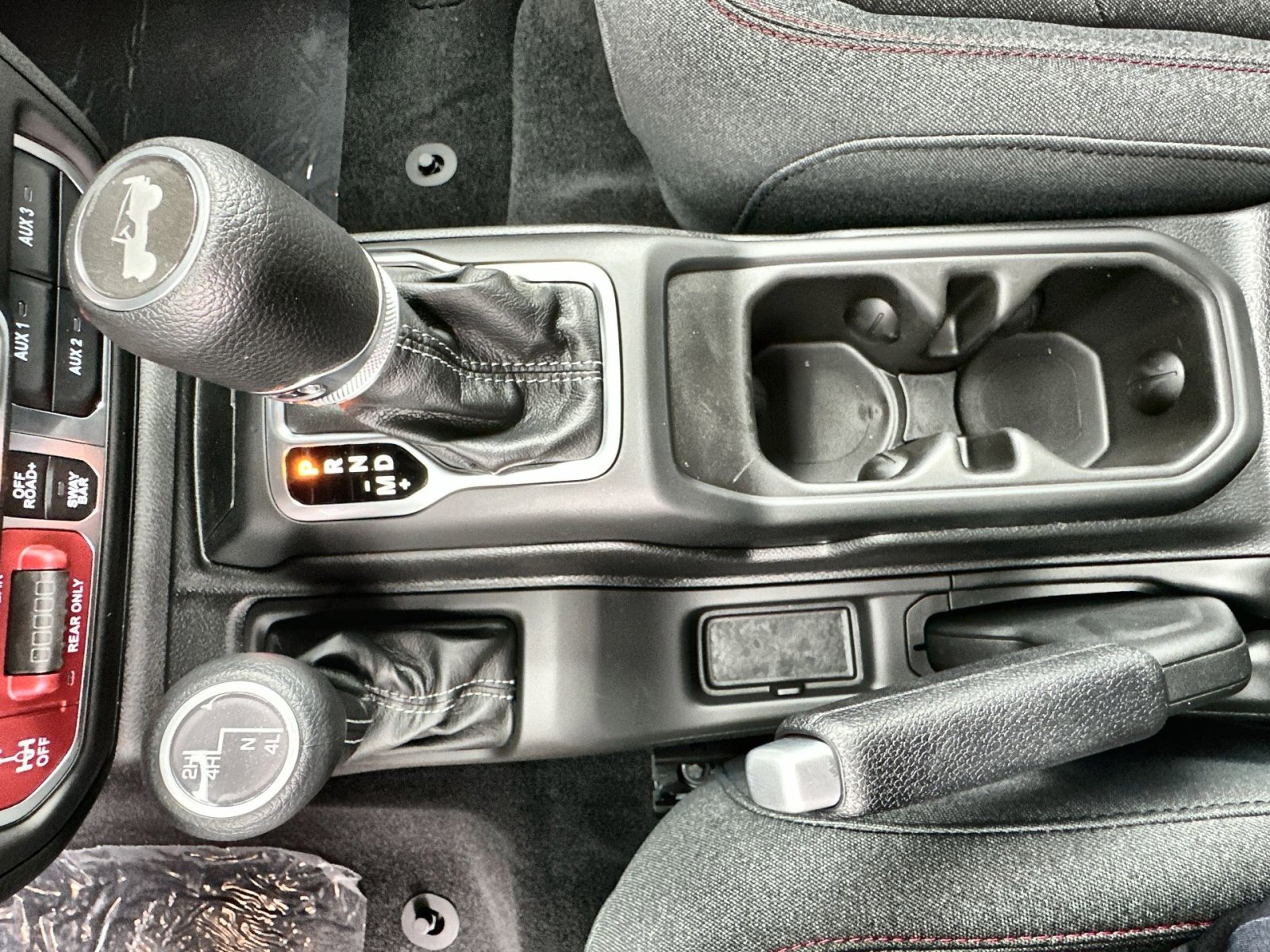 New 2025 Jeep Wrangler Unlimited Rubicon w/ Safety Group image 22