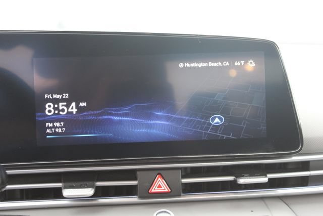 Used 2024 Hyundai Elantra Blue FWD image 12