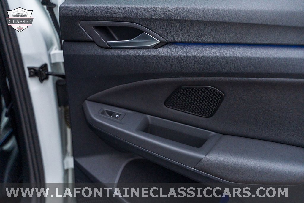 Used 2022 Volkswagen Golf R image 65