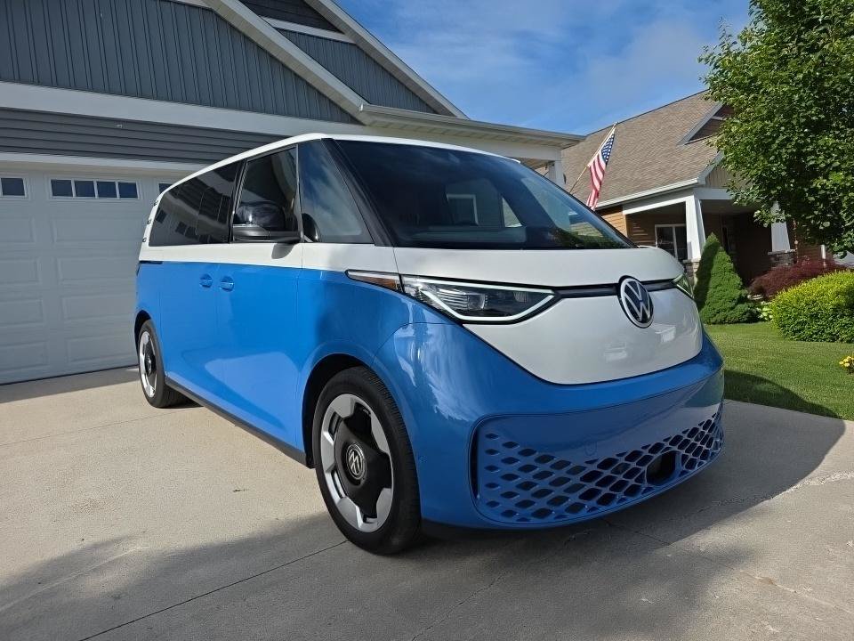 Used 2025 Volkswagen ID. Buzz Pro S RWD image 6