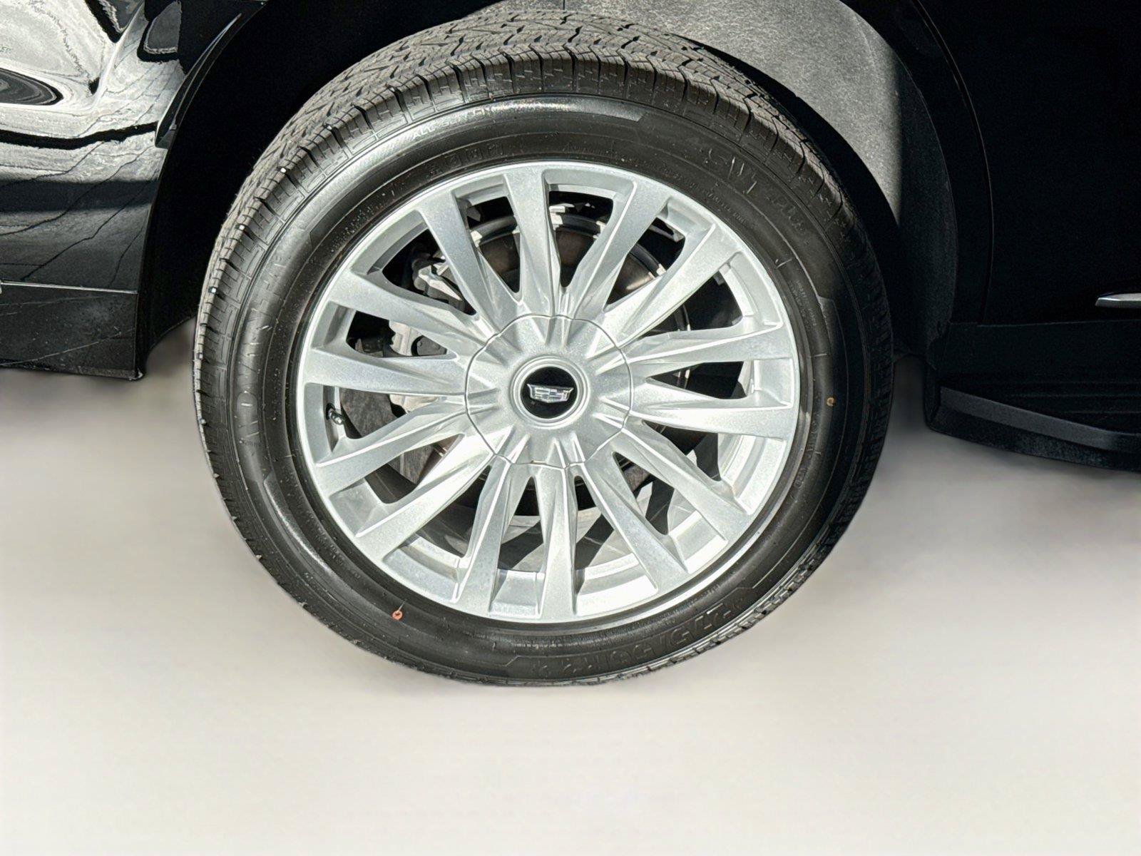 Used 2023 Cadillac Escalade Luxury RWD image 44