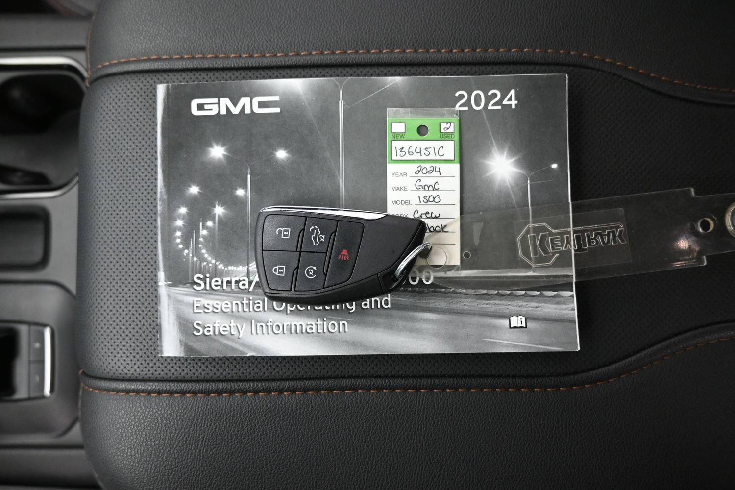 Used 2024 GMC Sierra 1500 AT4 w/ AT4 Preferred Package AWD/4WD image 20