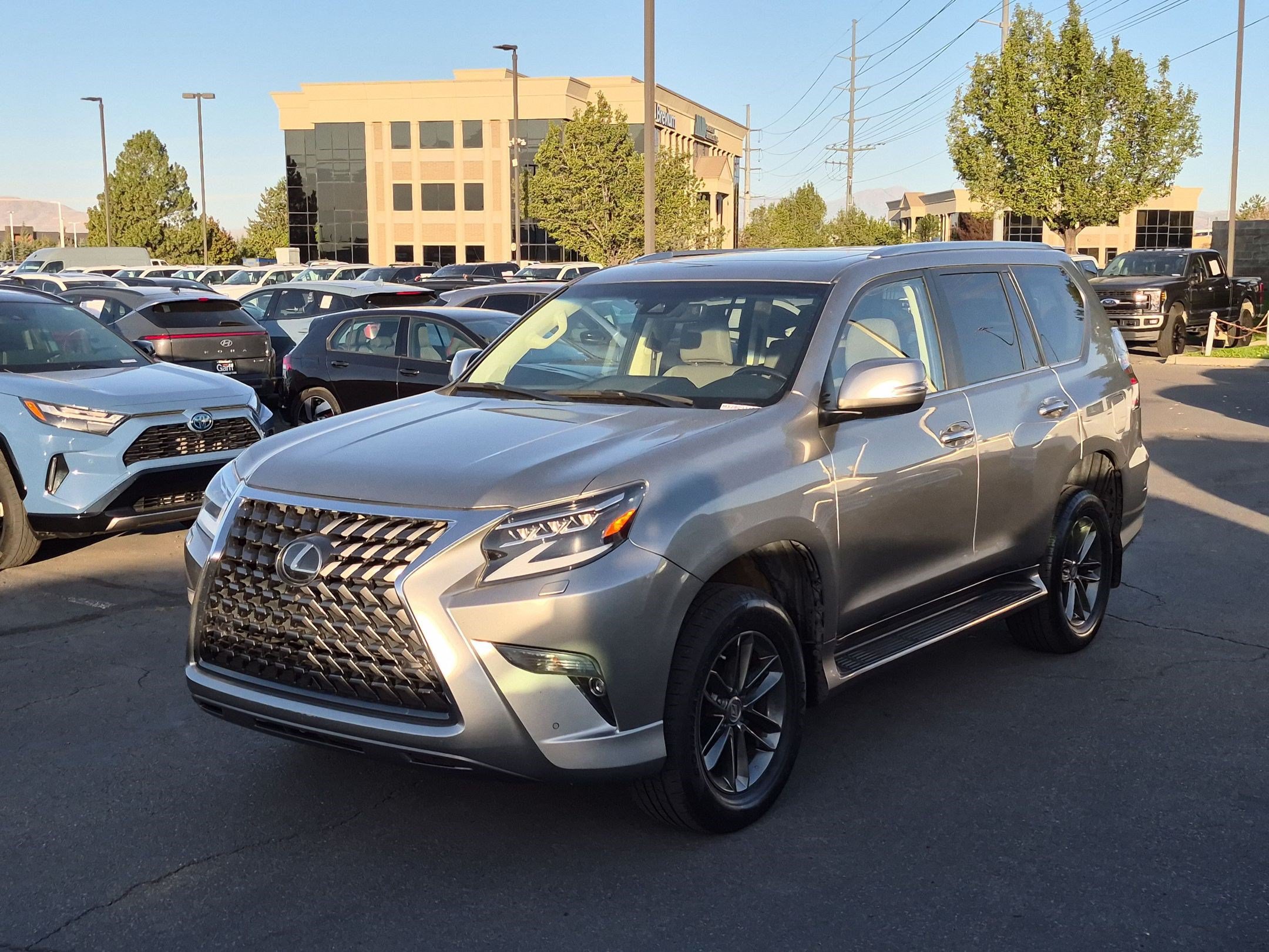 Used 2021 Lexus GX 460 Premium w/ Premium Package AWD/4WD image 10