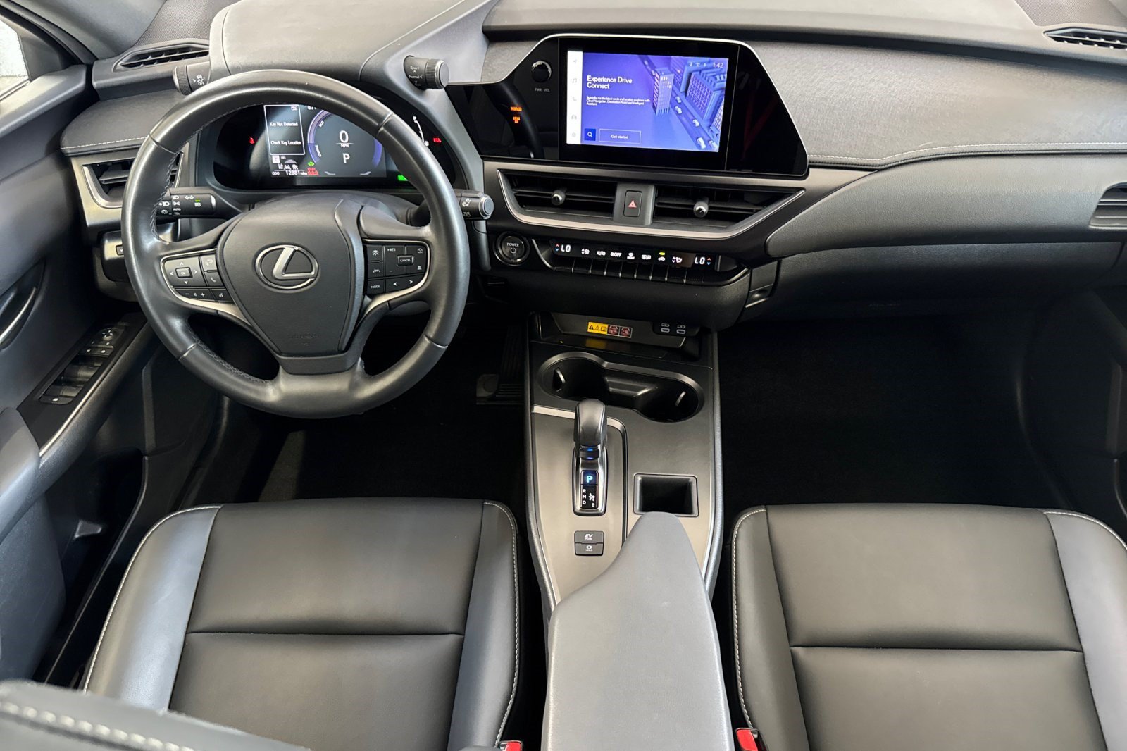 Certified 2025 Lexus UX 300h FWD w/ Accessory Package (Z2) image 17