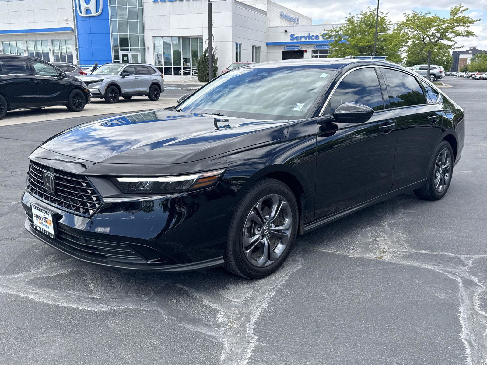 Used 2023 Honda Accord EX image 10