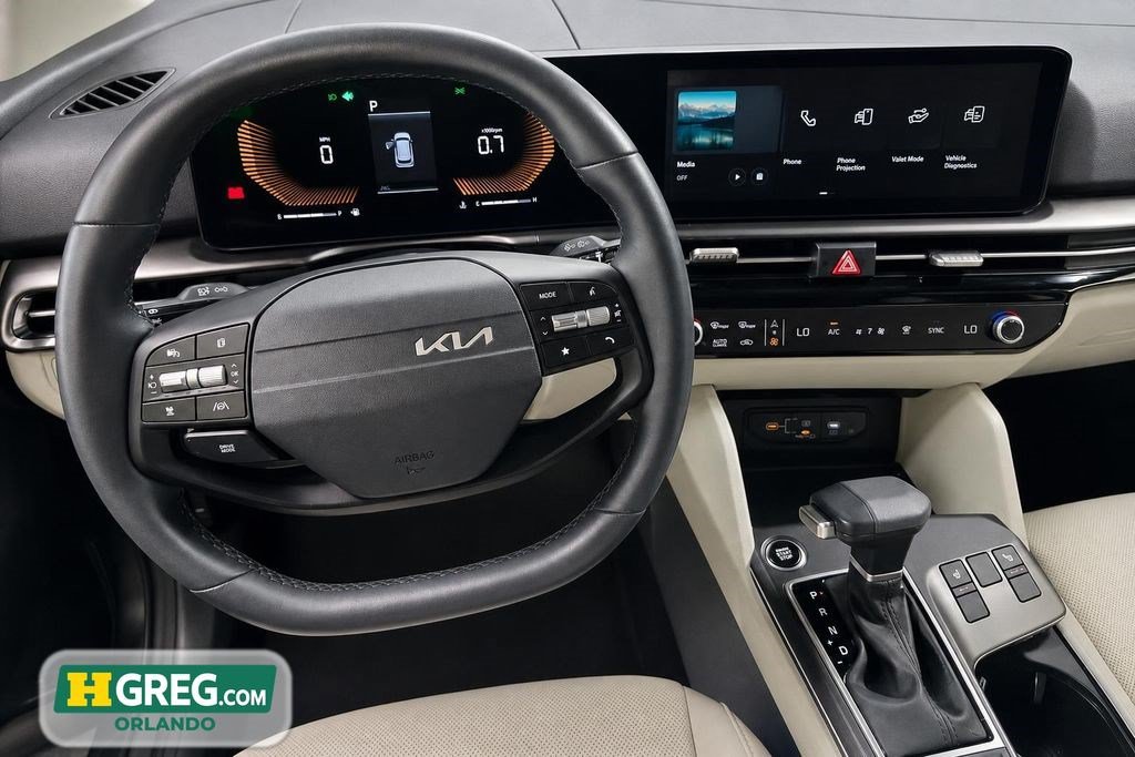 Used 2026 Kia Sportage EX FWD image 10