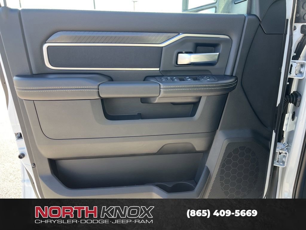 New 2026 RAM 4500 4x4 Crew Cab DRW image 5