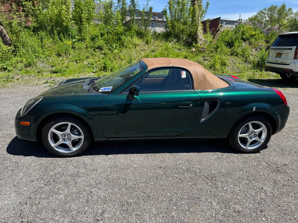 Used 2002 Toyota MR2 w/ Leather Pkg RWD image 3