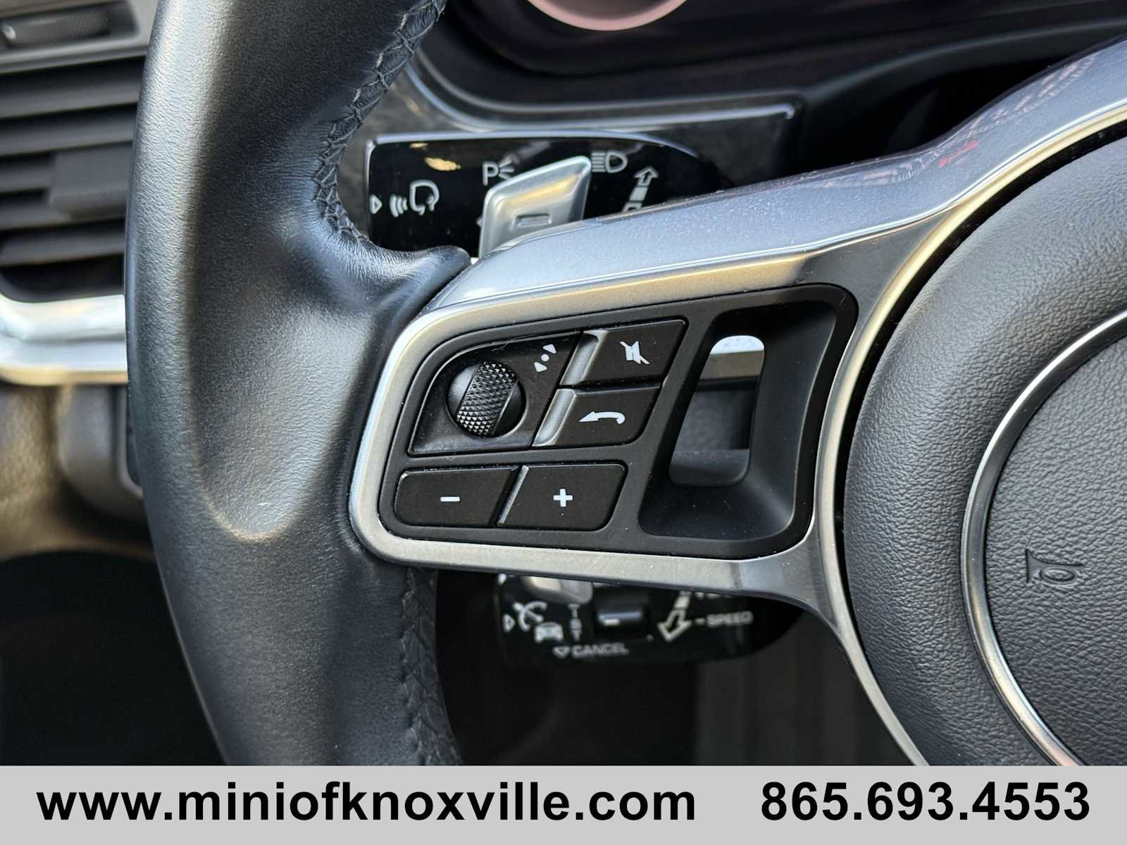 Used 2018 Porsche Panamera 4 image 17