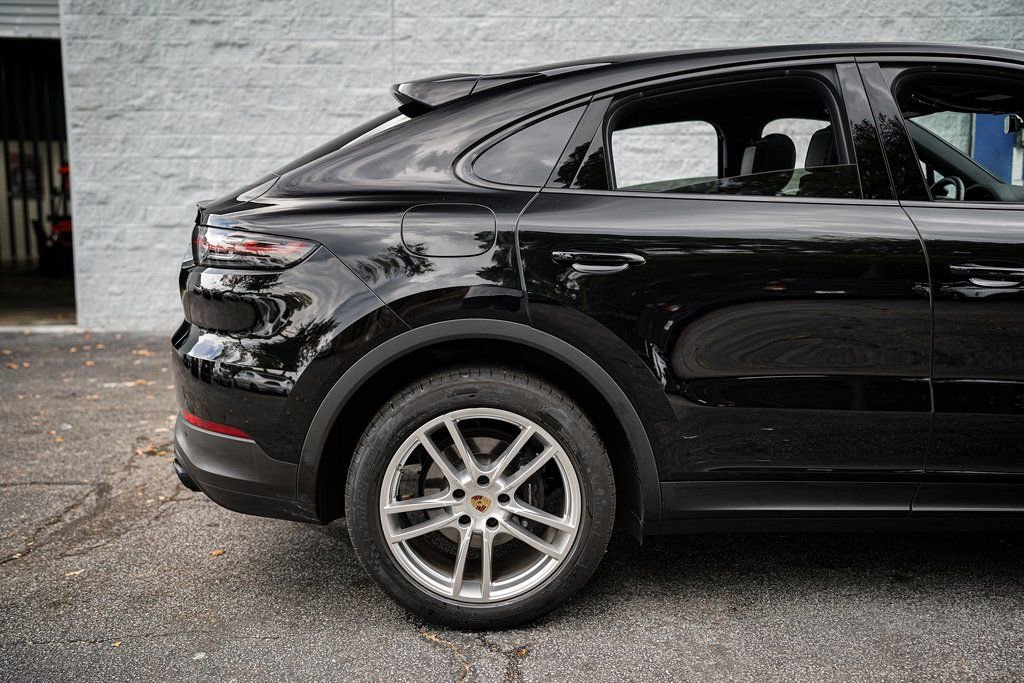 Used 2023 Porsche Cayenne Coupe w/ Premium Package image 16