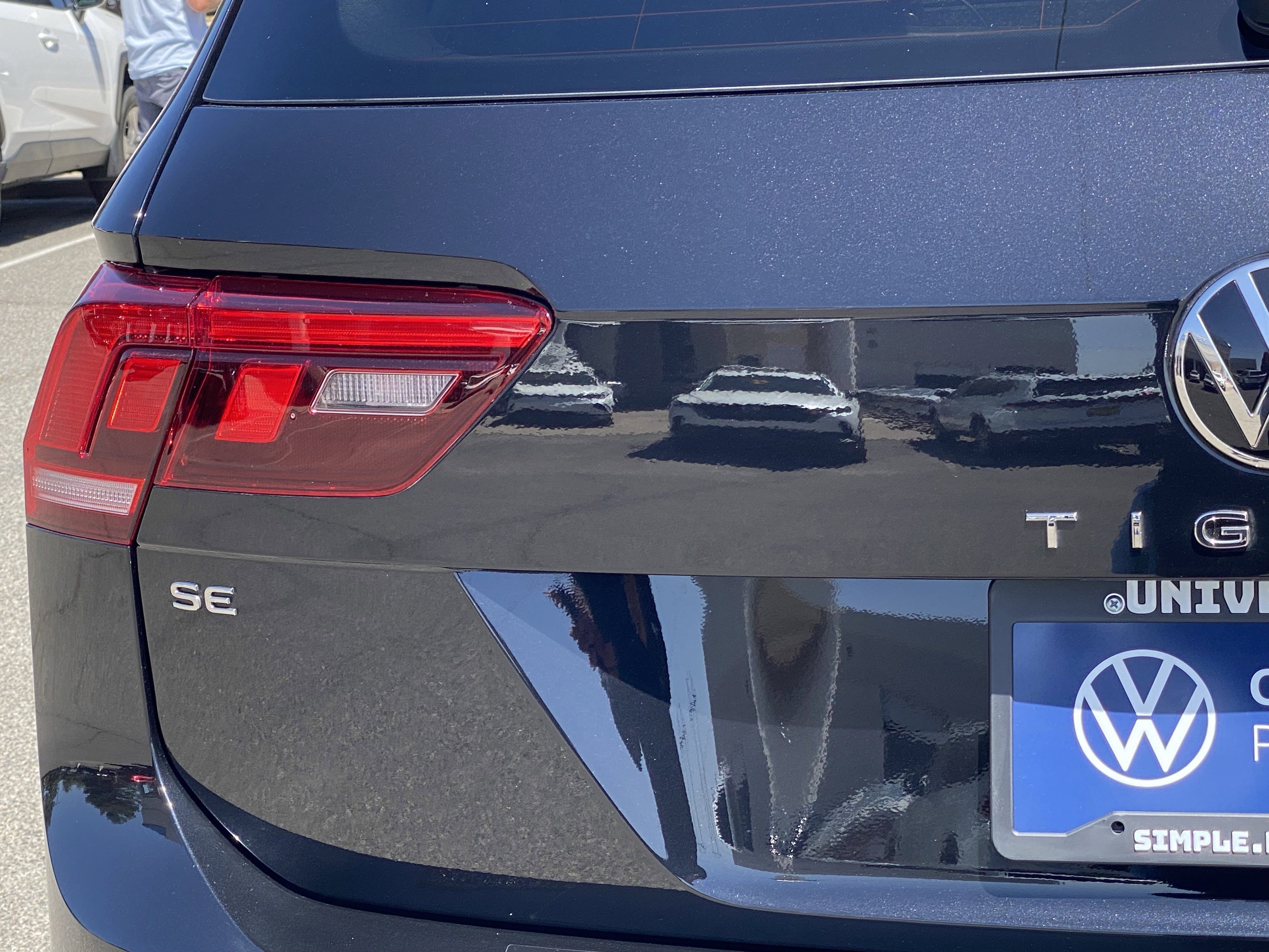 Certified 2022 Volkswagen Tiguan SE w/ Panoramic Sunroof Package FWD image 27