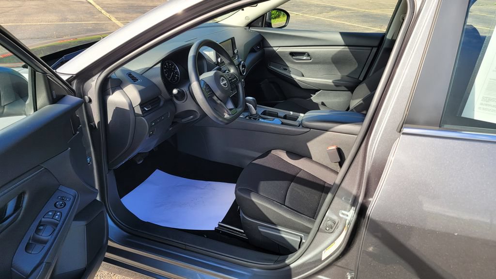 Used 2025 Nissan Sentra S FWD image 18