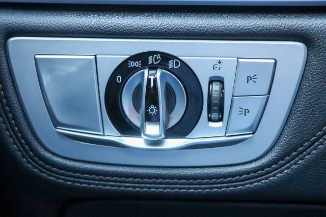Used 2019 BMW 740i w/ Executive Package image 31