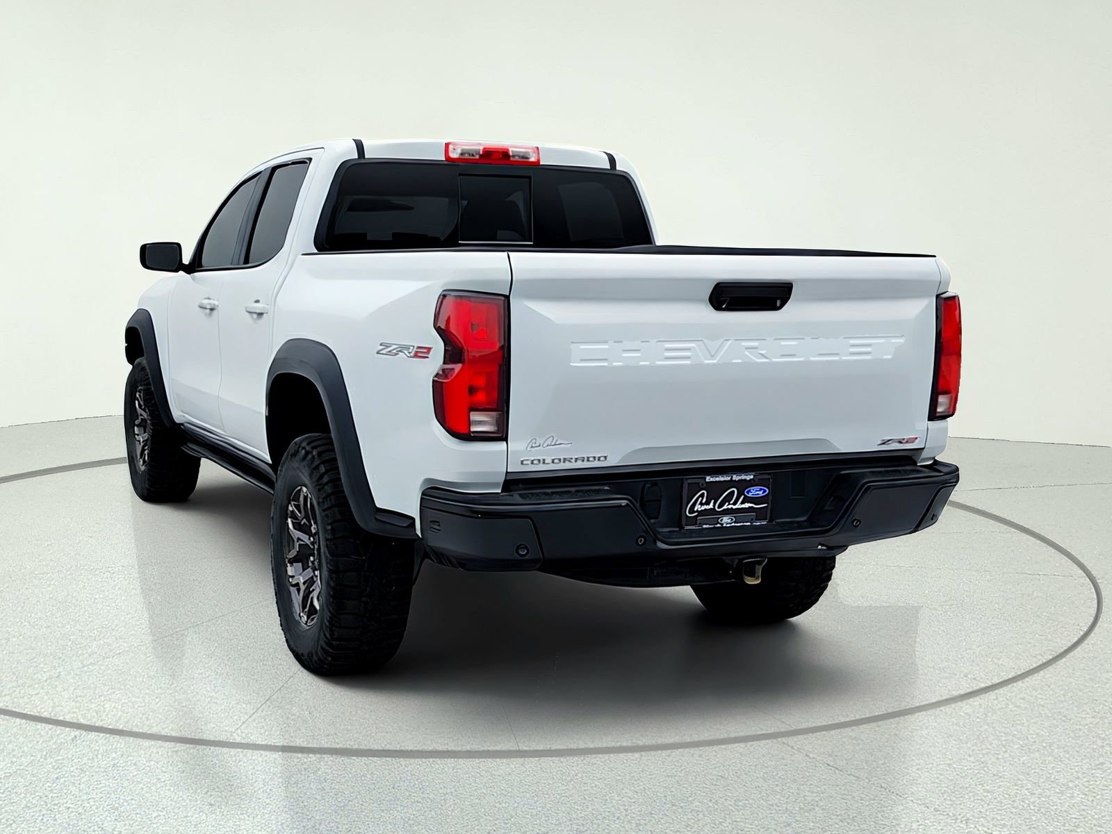 Used 2024 Chevrolet Colorado ZR2 w/ Technology Package AWD/4WD image 6