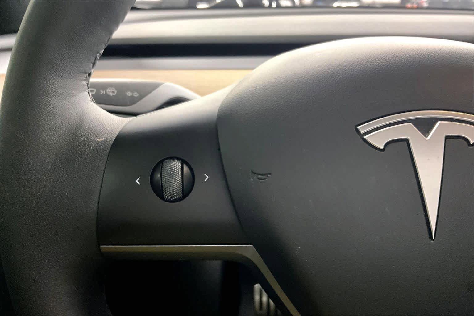 Used 2023 Tesla Model Y Performance AWD/4WD image 23