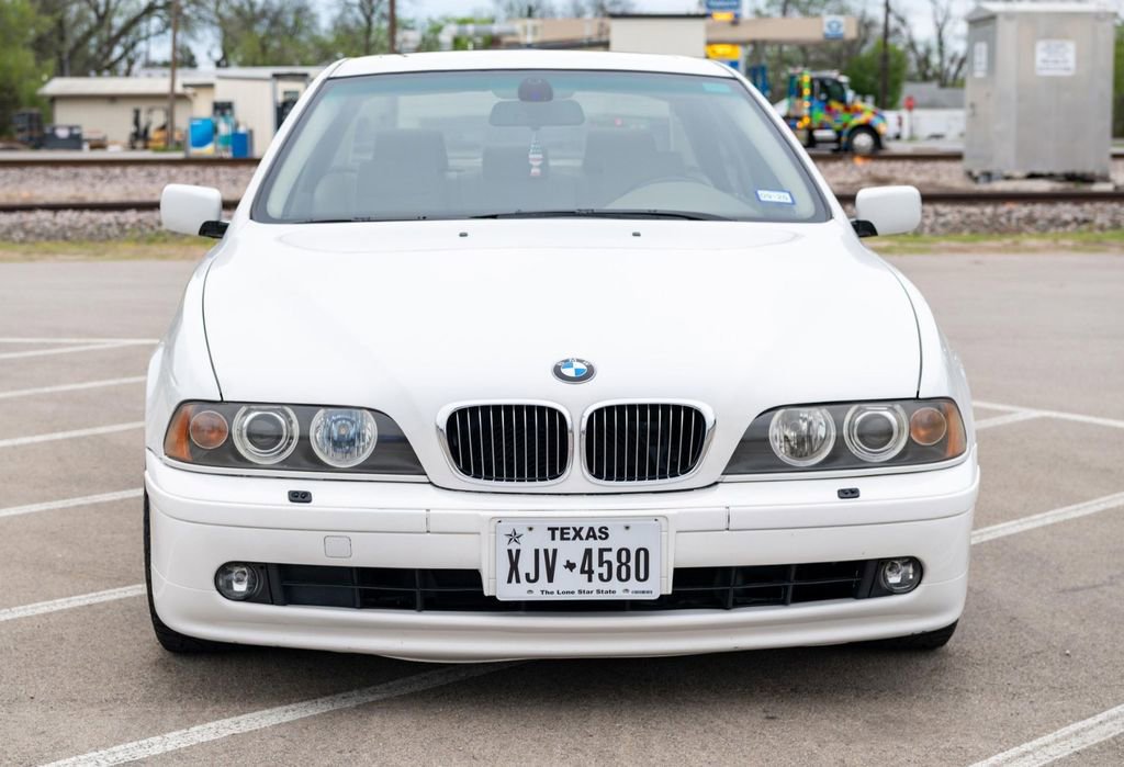Used 2001 BMW 540i Sedan RWD image 2