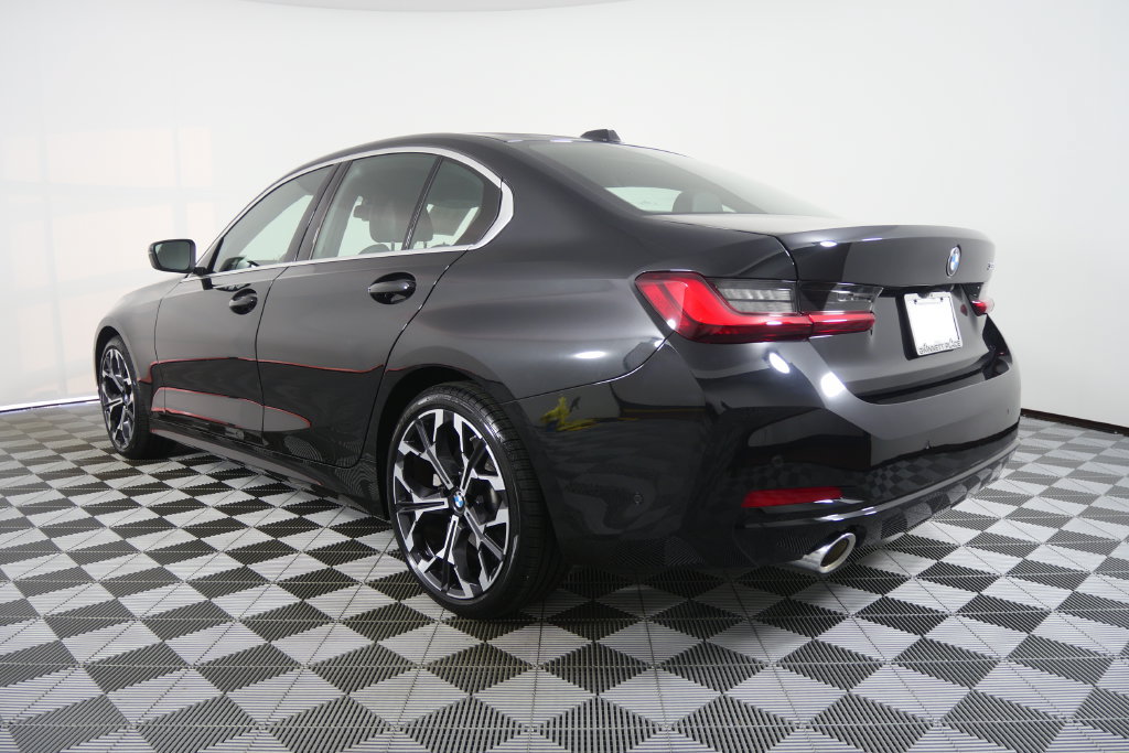 Used 2025 BMW 330i Sedan RWD image 3