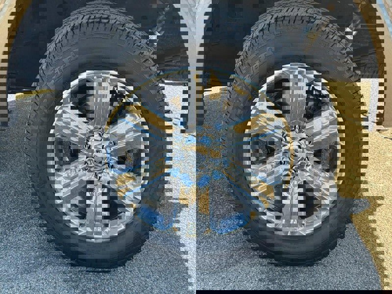 Used 2018 Ford F150 Lariat w/ Equipment Group 502A Luxury image 7