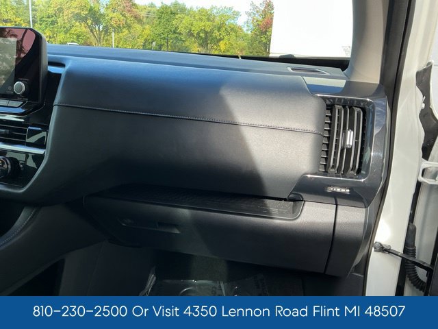 Used 2024 Nissan Pathfinder SV FWD image 39