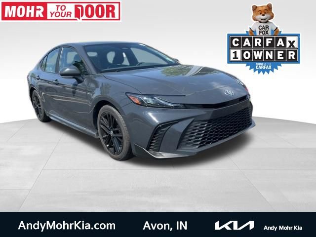 Used 2025 Toyota Camry SE FWD image 1