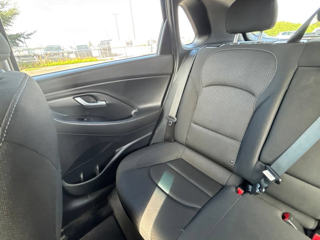 Used 2019 Hyundai Elantra GT FWD image 31