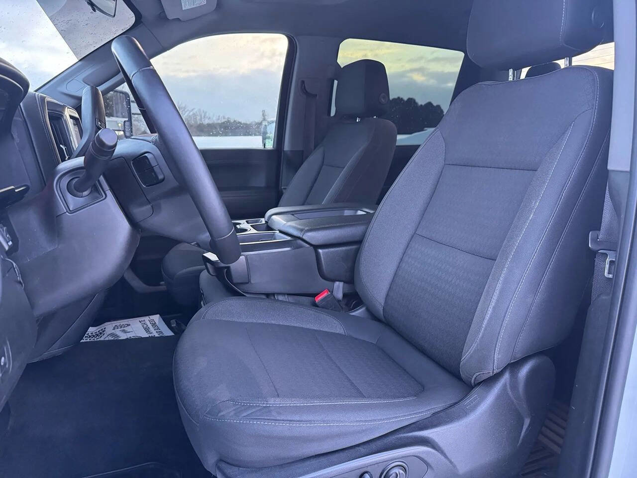 Used 2022 Chevrolet Silverado 2500 LT w/ Convenience Package image 9