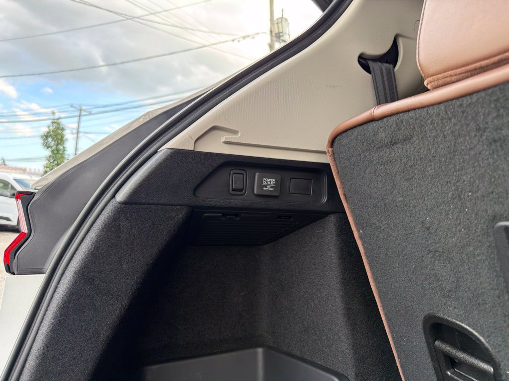 Used 2024 Acura MDX w/ Technology Package AWD/4WD image 12