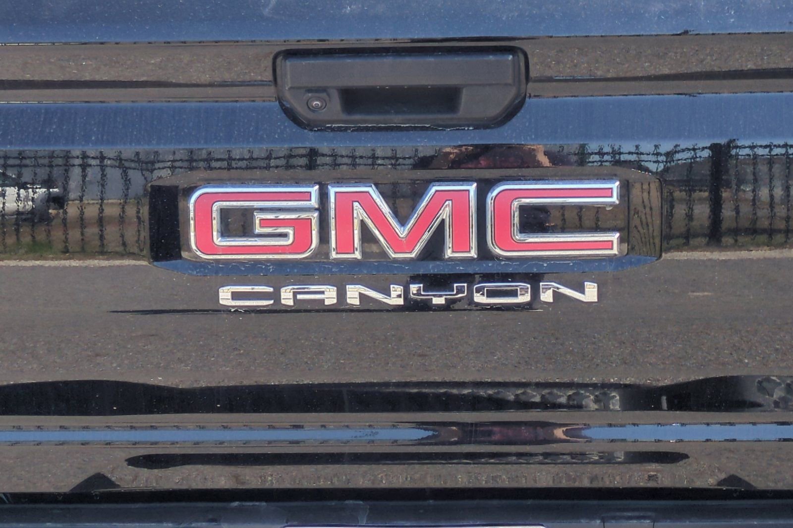 Used 2025 GMC Canyon Elevation AWD/4WD image 48