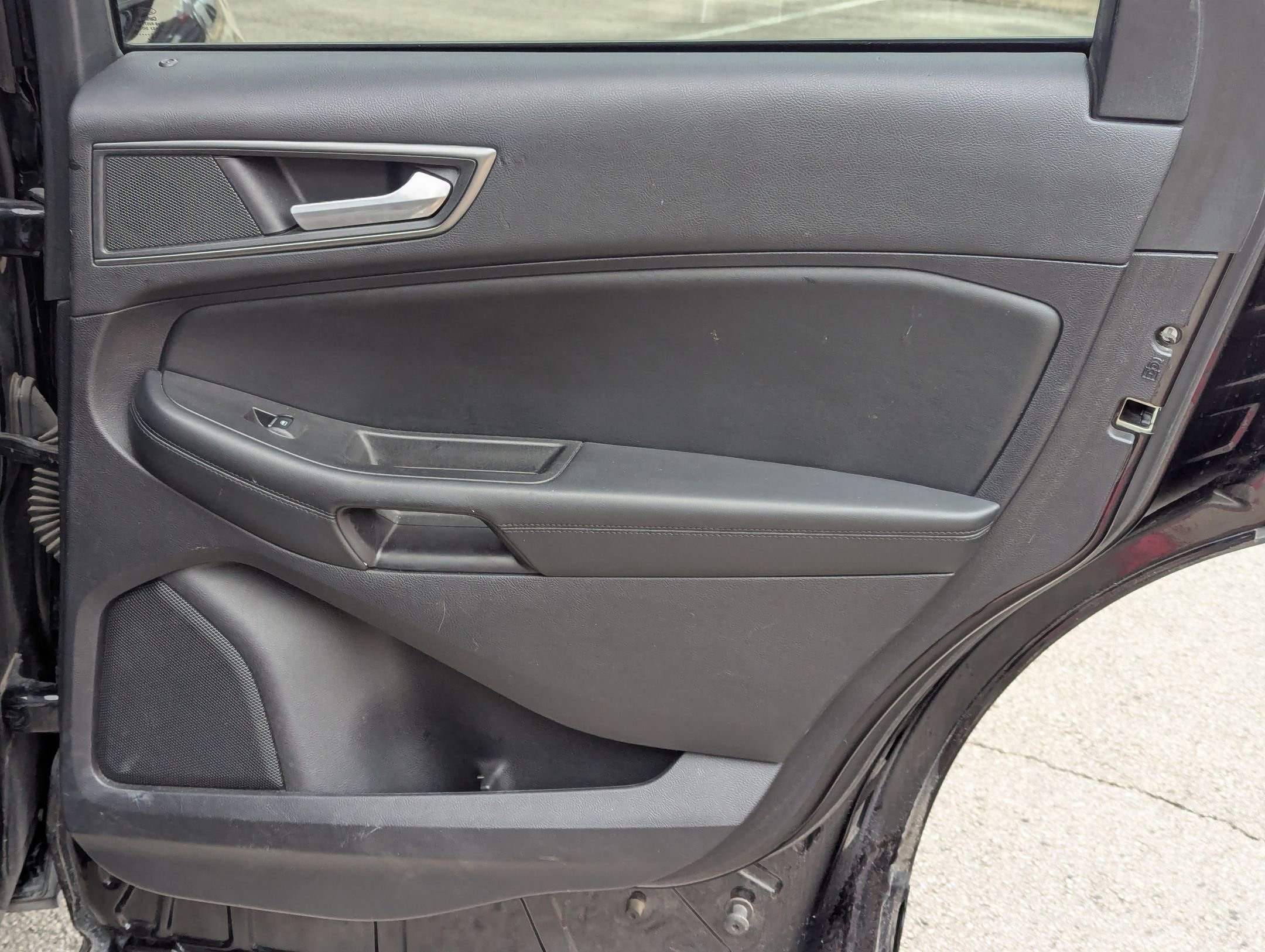 Used 2020 Ford Edge SE image 23