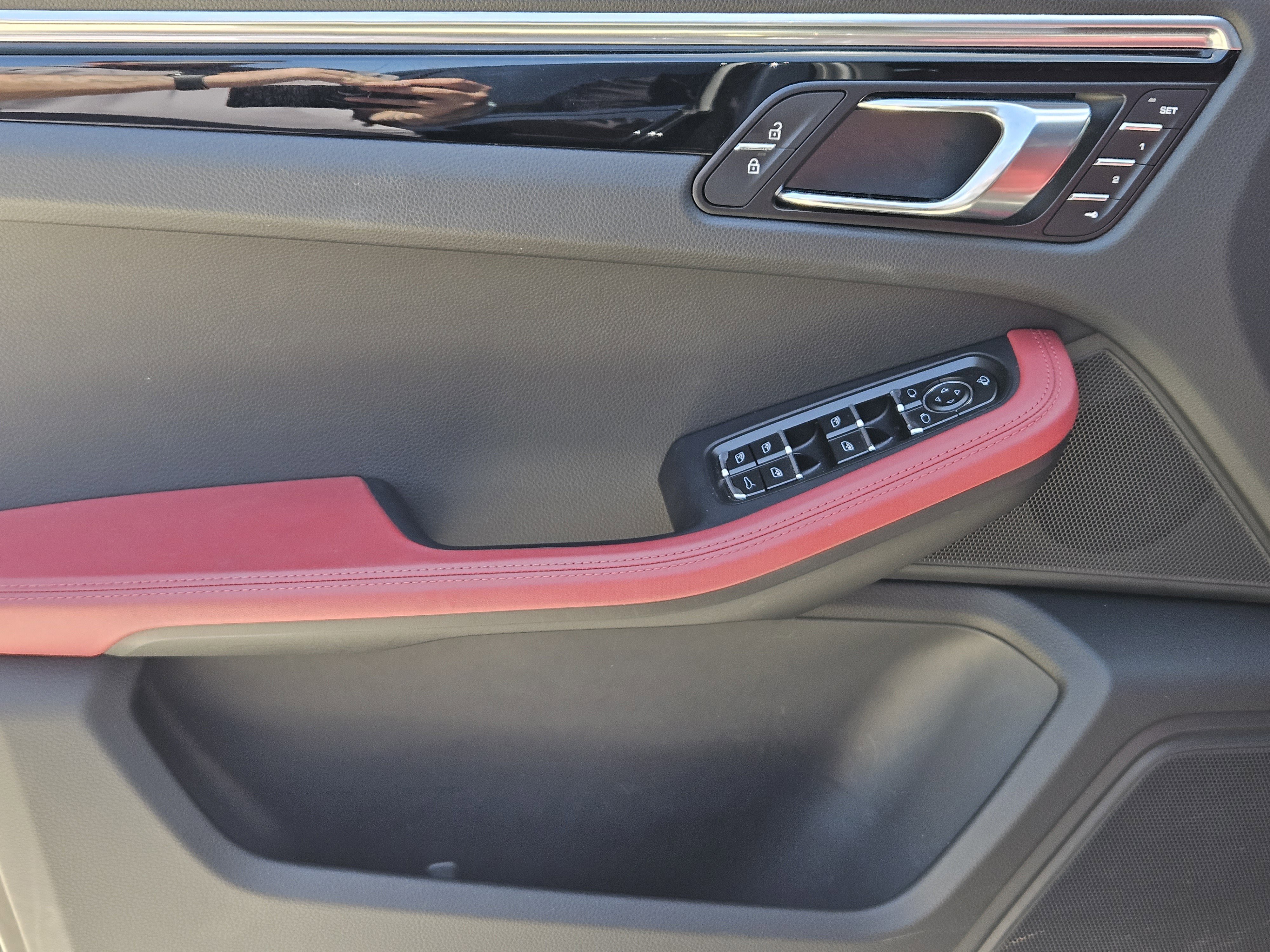 Certified 2023 Porsche Macan S image 22