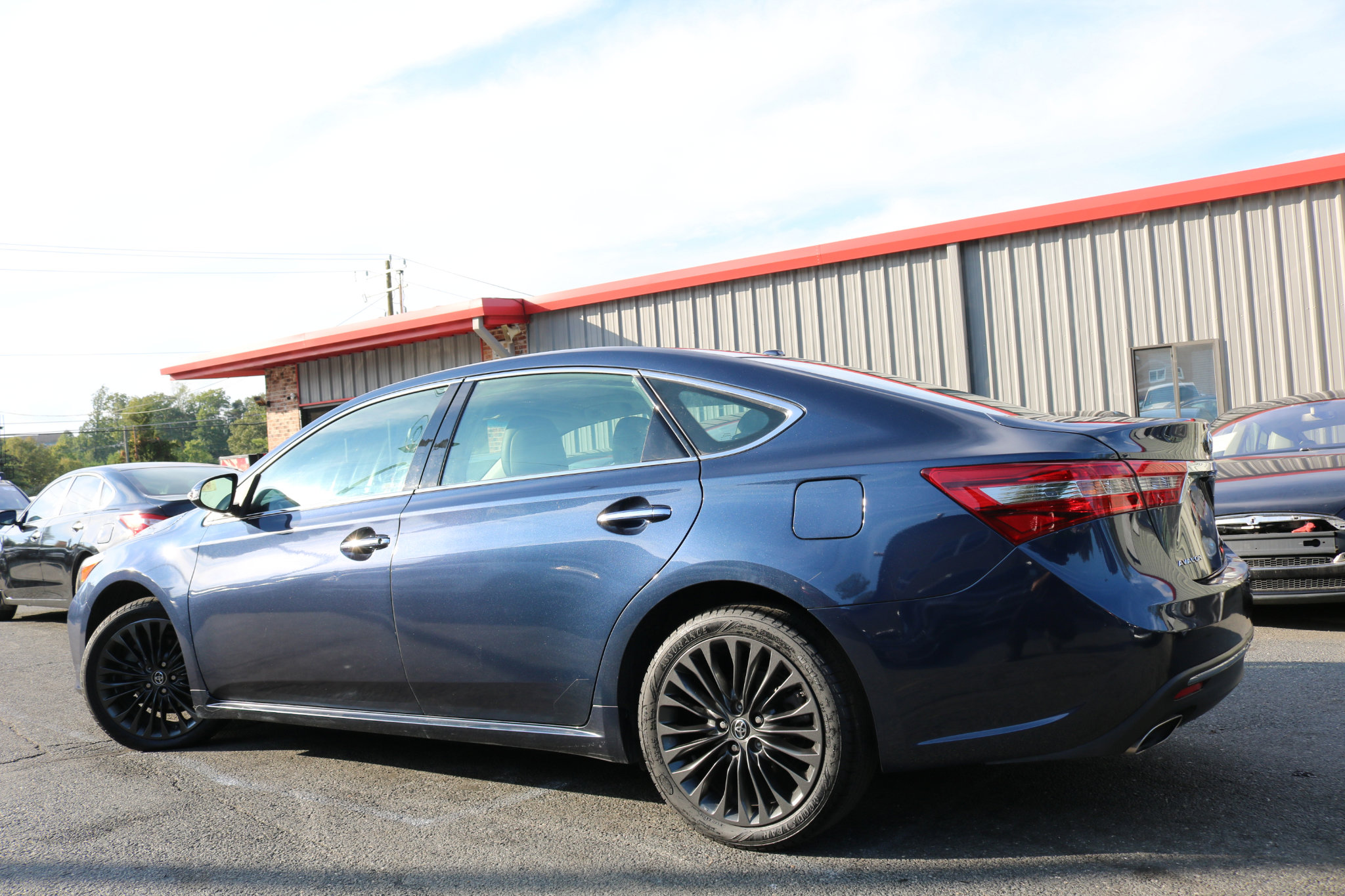 Used 2016 Toyota Avalon XLE Premium image 6