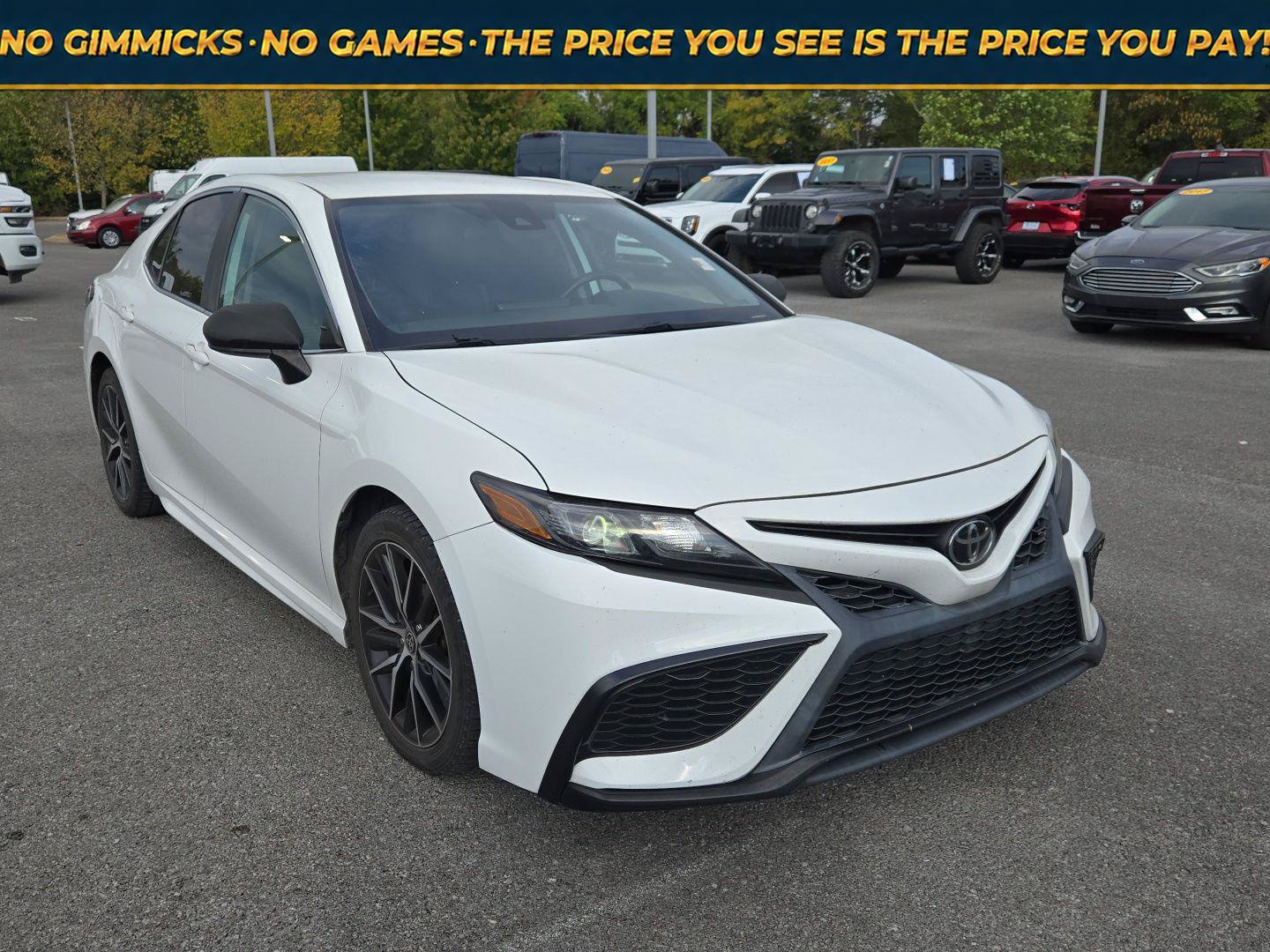 Used 2021 Toyota Camry SE w/ Carpet Mat Package (TMS)