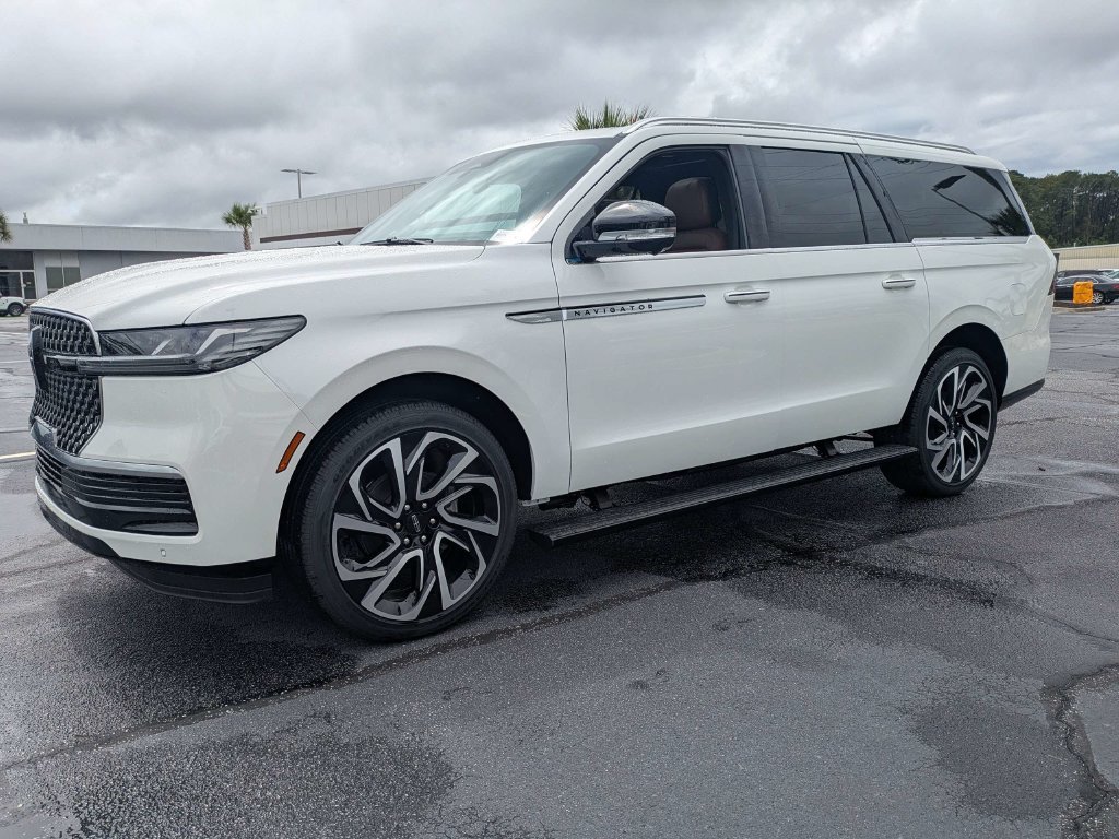 New 2027 Lincoln Navigator L Reserve AWD/4WD image 9