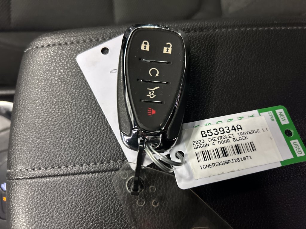 Used 2023 Chevrolet Traverse LT FWD image 22