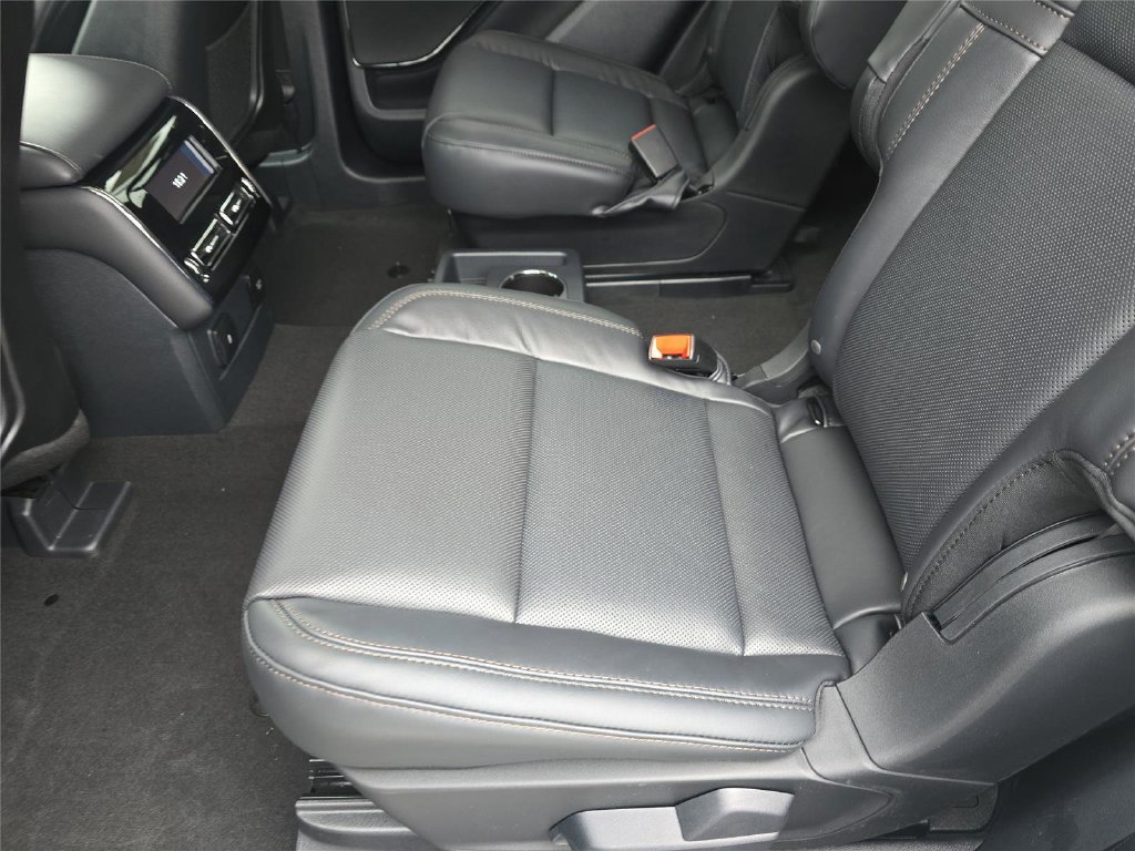 New 2026 Lincoln Aviator Reserve w/ Illumination Package RWD image 12