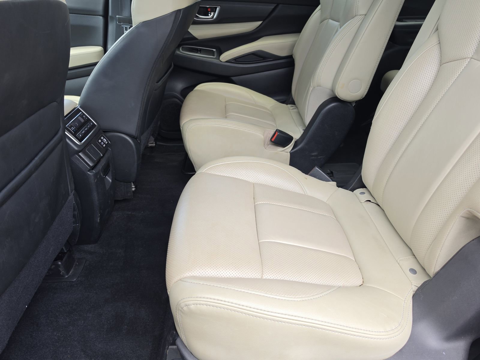 Used 2023 Subaru Ascent Limited AWD/4WD image 10