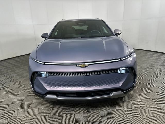 Used 2025 Chevrolet Equinox EV LT w/ Convenience Package image 8