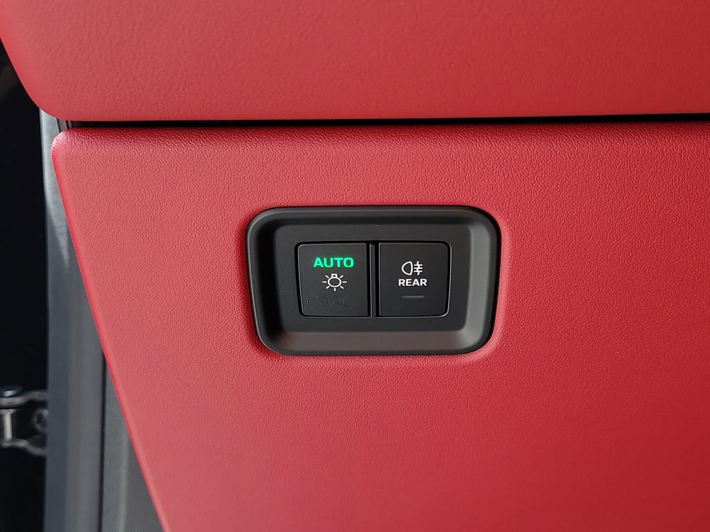 New 2026 Porsche Macan GTS Electric image 40