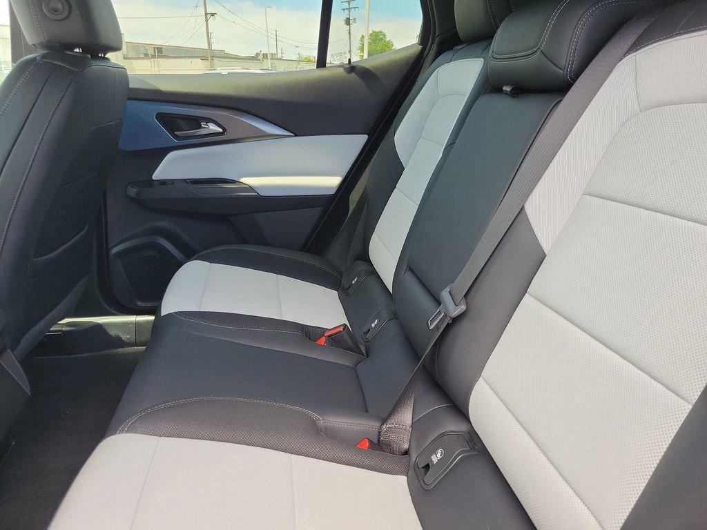 Used 2024 Chevrolet Equinox EV LT FWD image 10