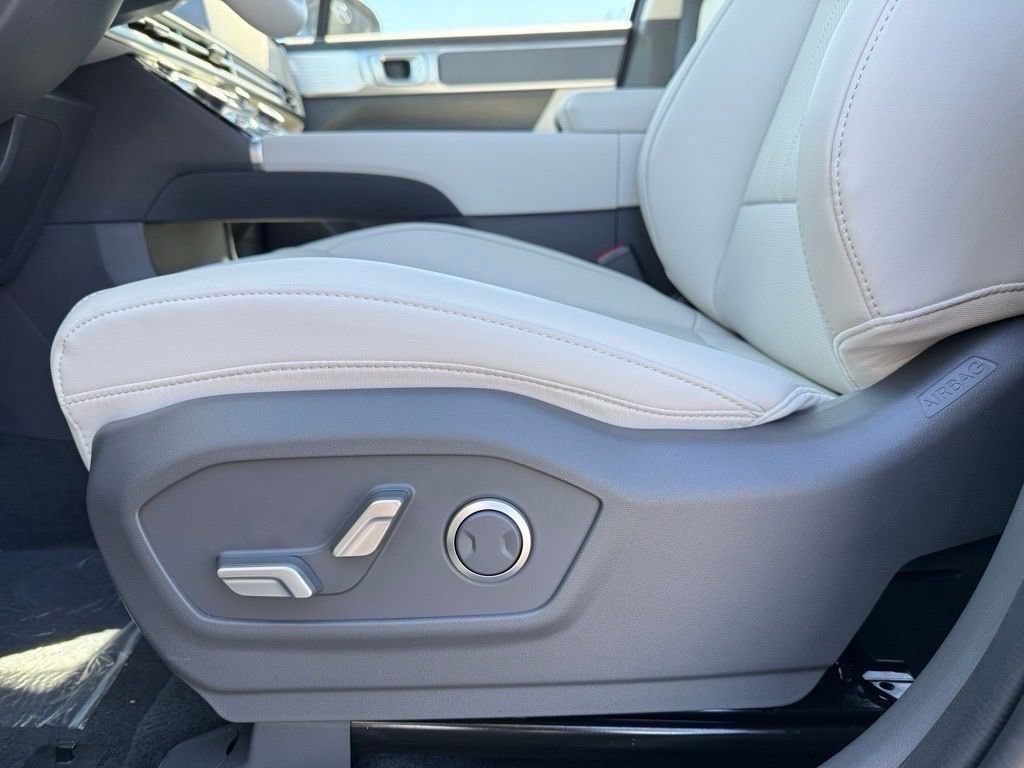 New 2027 Hyundai Santa Fe SEL FWD image 9