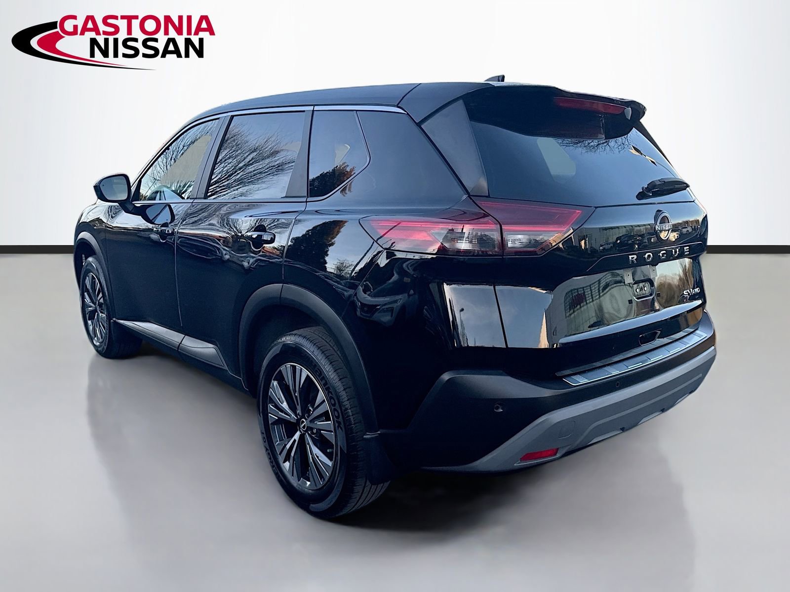 Used 2023 Nissan Rogue SV image 6