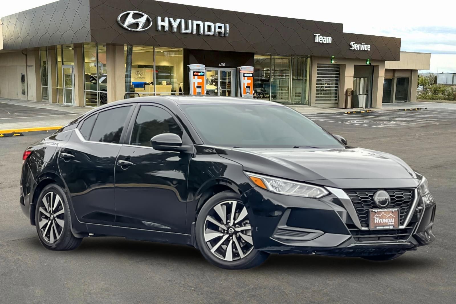 Used 2022 Nissan Sentra SV w/ SV Premium Package image 2