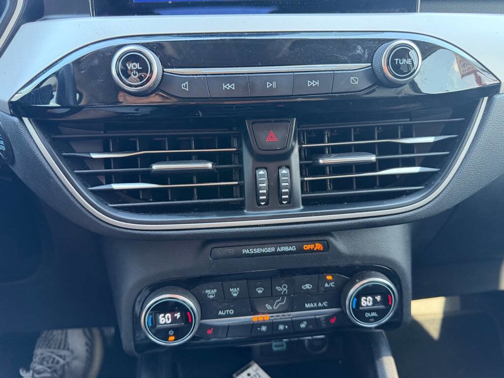 Used 2021 Ford Escape SEL w/ Technology Package image 16