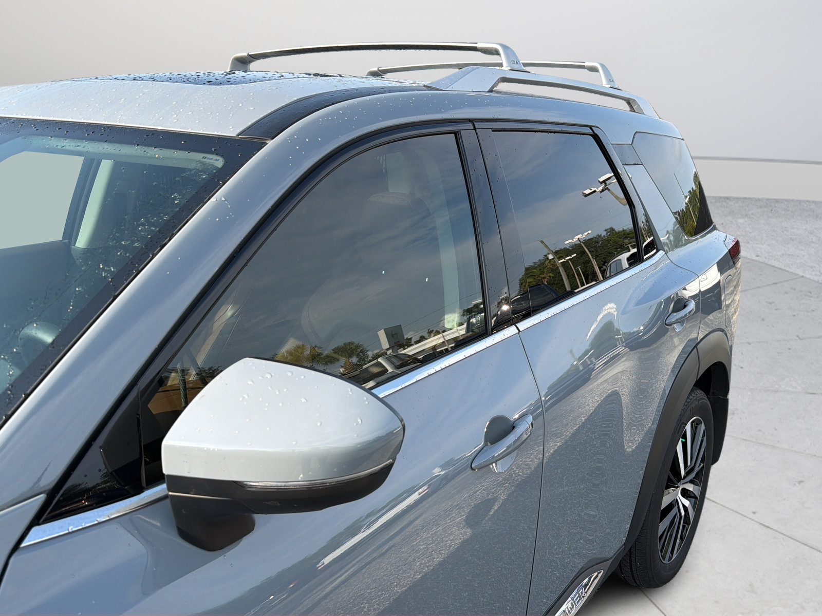 Certified 2025 Nissan Pathfinder Platinum w/ Cargo Package FWD image 42