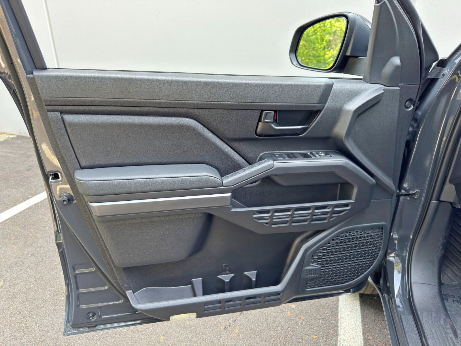 Used 2024 Toyota Tacoma SR5 w/ SR5 Upgrade Package image 41