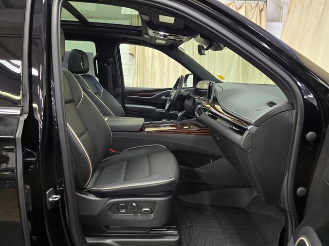 Used 2023 Cadillac Escalade Premium Luxury AWD/4WD image 37