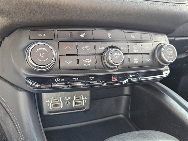 Used 2023 Dodge Durango SXT image 17