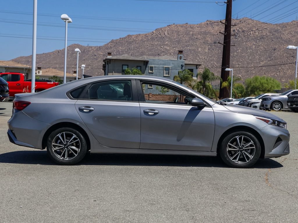 Used 2024 Kia Forte LXS FWD image 3